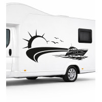 Pegatina de camping y caravana con yate y atardecer